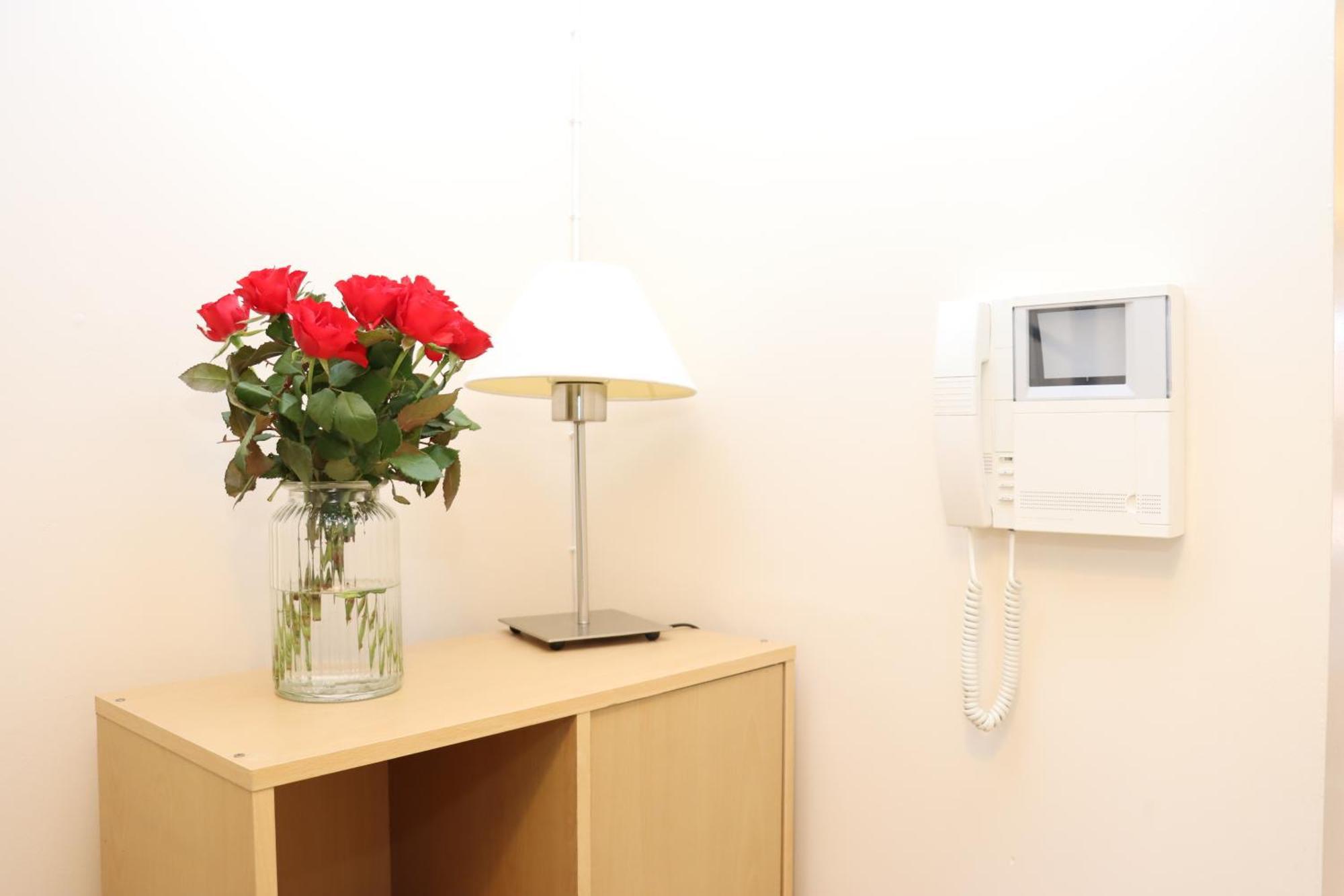 Scandinavian City Centre Apartment Устър Екстериор снимка