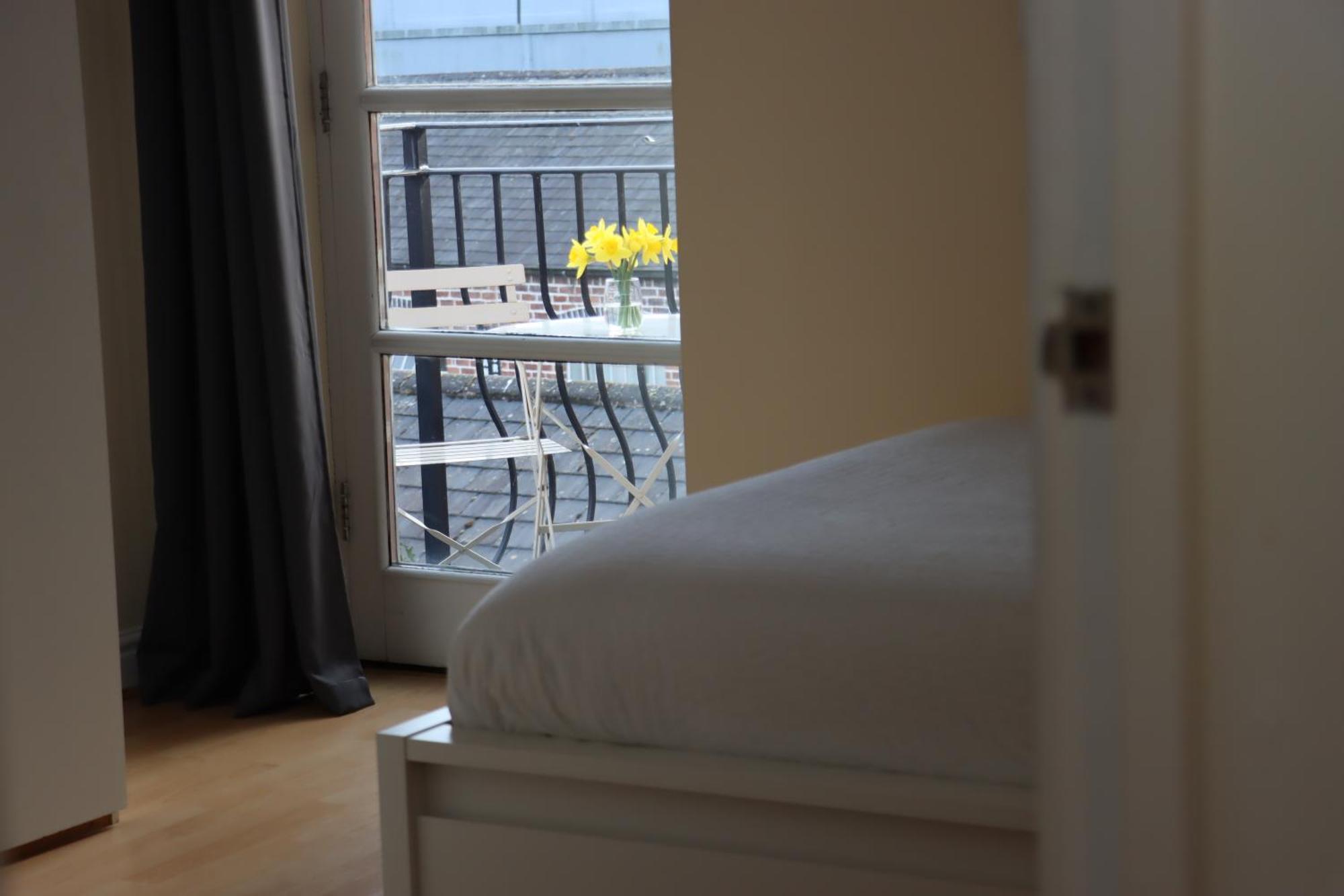Scandinavian City Centre Apartment Устър Екстериор снимка