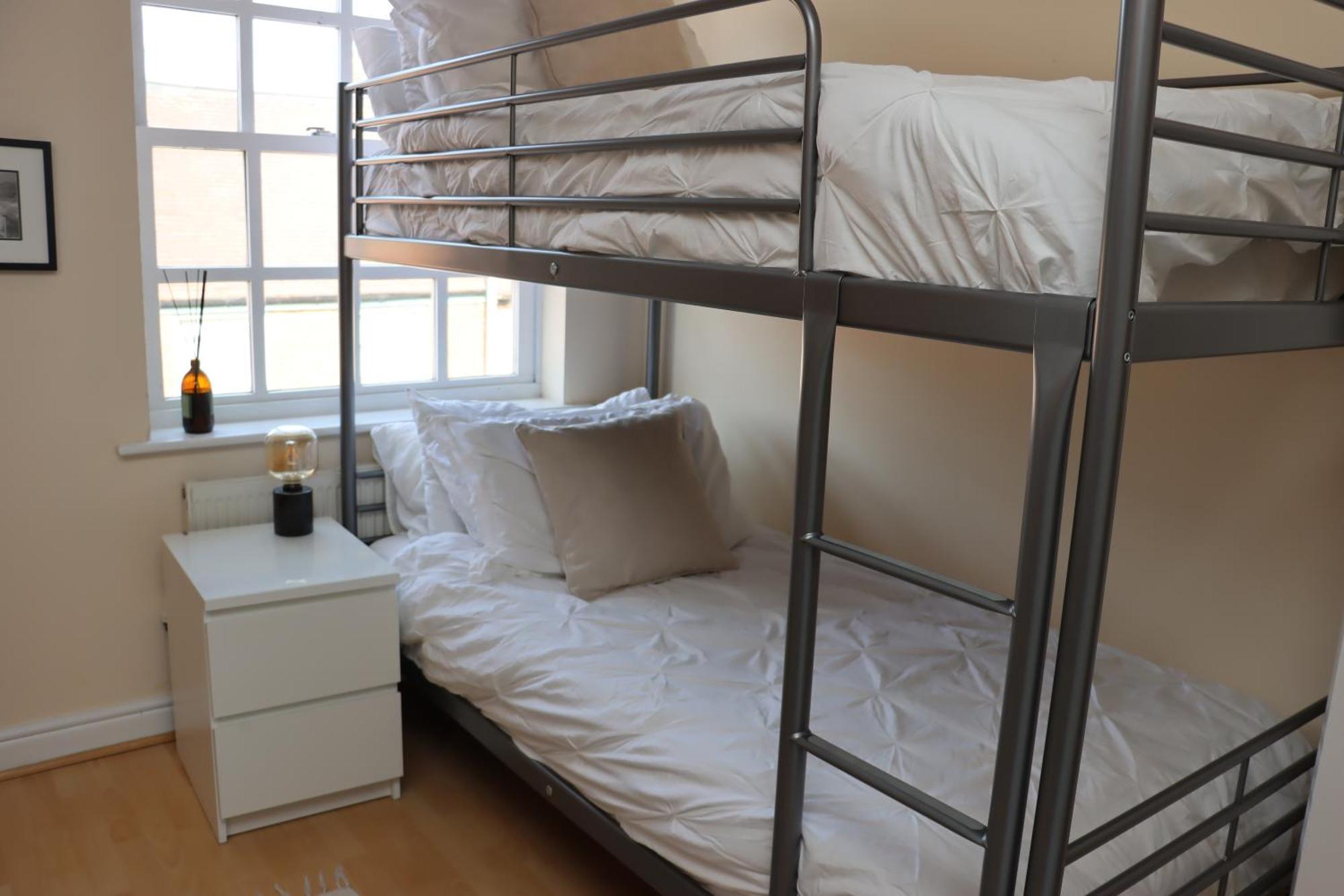 Scandinavian City Centre Apartment Устър Екстериор снимка