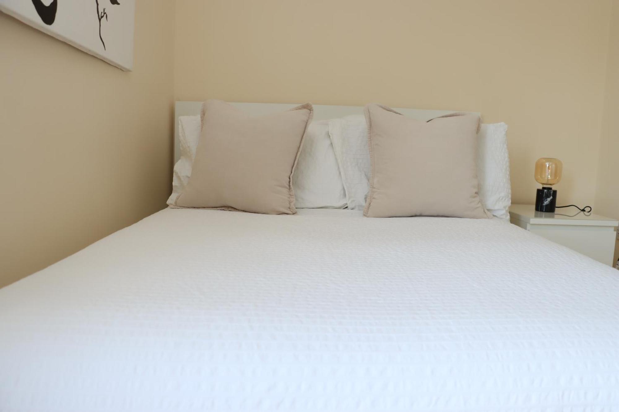 Scandinavian City Centre Apartment Устър Екстериор снимка